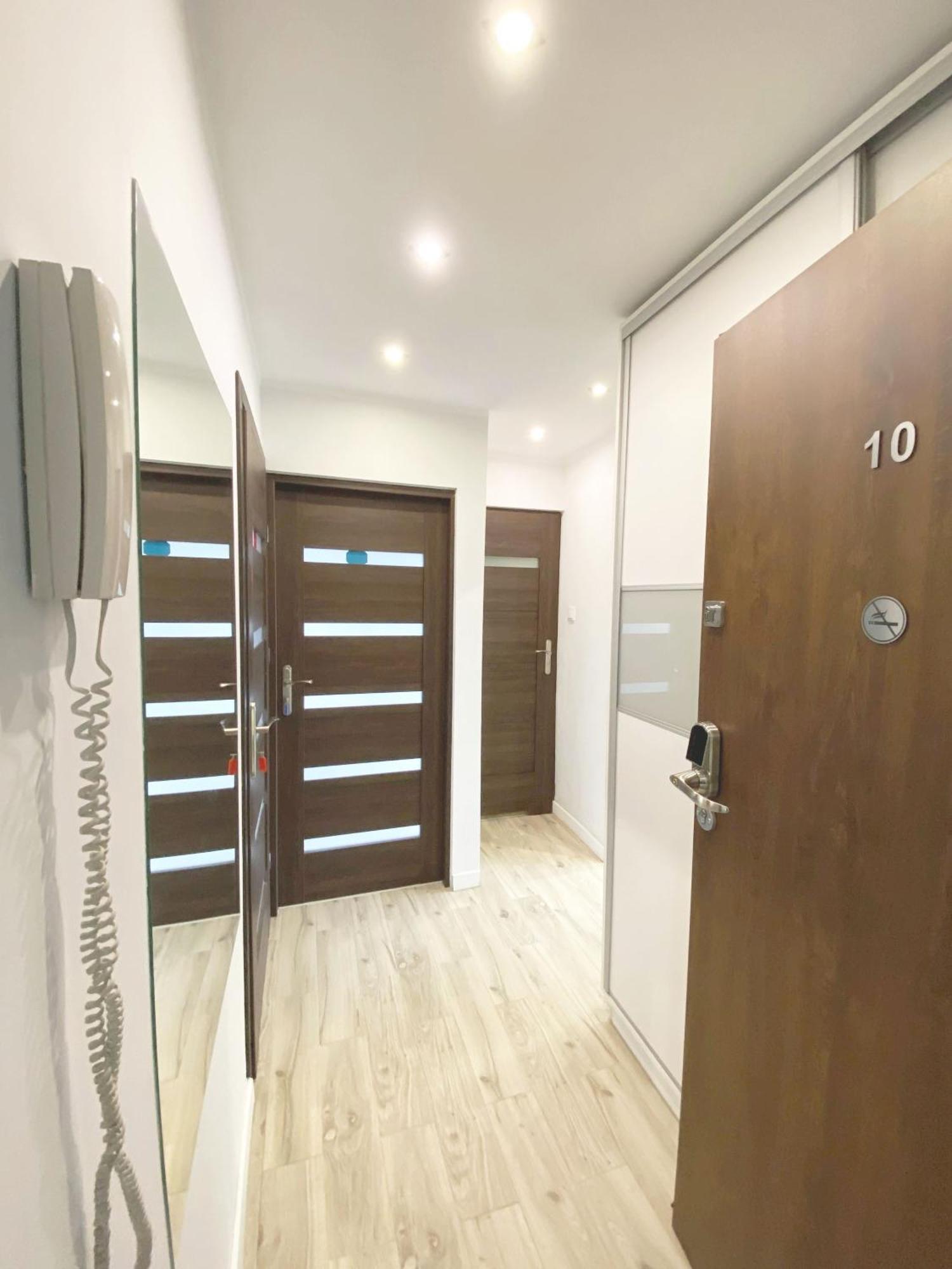 3Rooms-Balcony-Pkp - Deerrest Apart Wroclaw Dış mekan fotoğraf